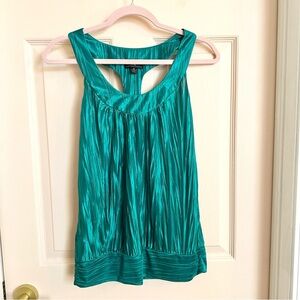 Teal iz byer tank